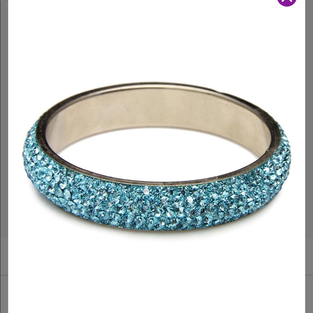 SAACHI-Shelly Teal crystal and Brasstone bangle bracelet NWT/packaged